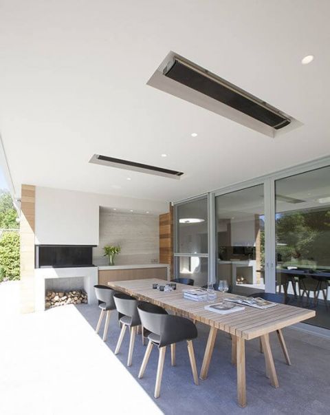 Buitenkeuken onder overdekt terras