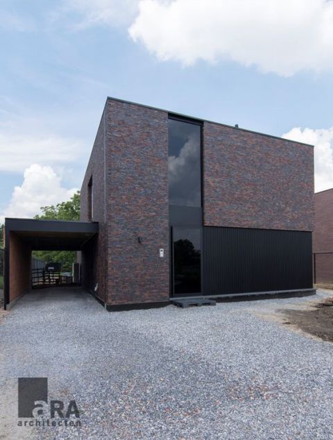 Verticaal raam over 2 verdiepingen