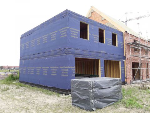 00597C5A 2A72 46A1 9A61 F76025A21D9E